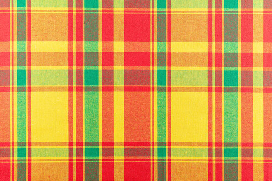Tissu color&eacute; aux couleurs traditionnelles cr&eacute;oles pour cr&eacute;ation d'arri&egrave;re plan ou de fond.