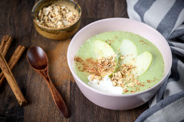 Apple Pie Smoothie Bowl