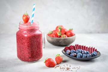 Red berries smoothie 