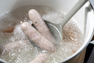 美味しいソーセージの調理