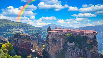 世界遺産・断崖の上に立つメテオラ修道院の絶景