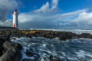 Obraz premium Port Fairy Lighthouse on the coast of the Southern Ocean in Victoria, Australia