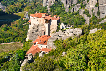 世界遺産・断崖の上に立つメテオラ修道院の絶景