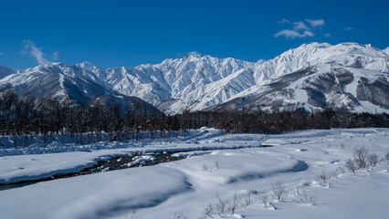 冬の北アルプスと山並み　長野県白馬村