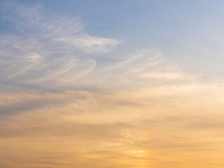 2月の夕暮れの空と雲02