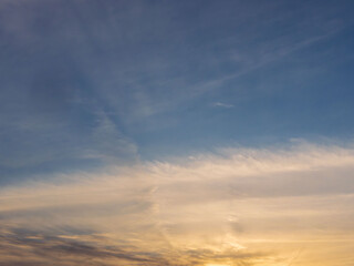 2月の夕暮れの空と雲26
