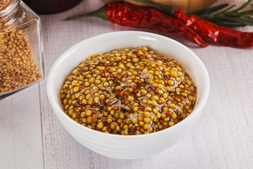 Spicy mustard sauce with seeds