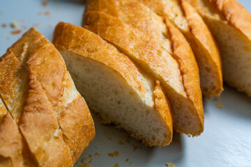 baguette slices on the dish