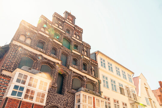 Historic gothic redbrick buildings in the Hanseatic L�neburg old city, Germany