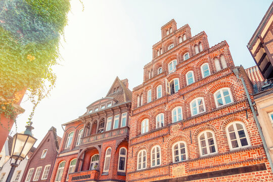 Historic gothic redbrick buildings in the Hanseatic L�neburg old city, Germany