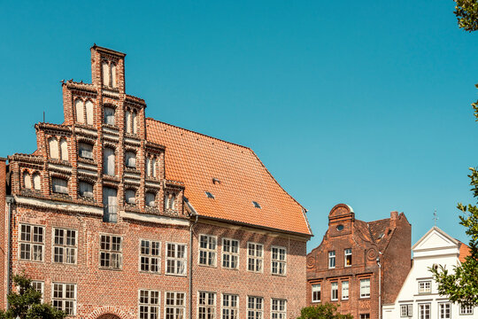 Historic gothic redbrick buildings in the Hanseatic L�neburg old city, Germany