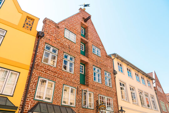 Historic gothic redbrick buildings in the Hanseatic L�neburg old city, Germany