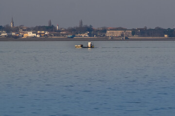 Zone de pêche ostréicole, dans la baie de Bourcefranc-le-Chapus, avec une vue sur l'île d'Oléron
