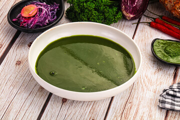 Vegan green cream spinach soup