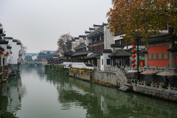 中国 南京市の繁華街、南京夫子廟の街並みと秦淮河