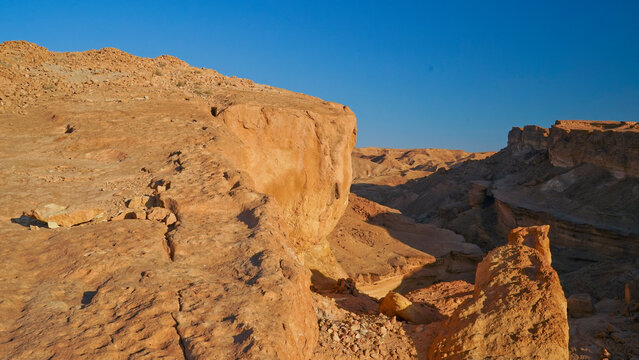Lo spettacolare Canyon di Djebel Sidi Bouhlel dove sono state girate alcune scene di Guerre Stellari, nella provincia di Tozeur, Tunisia