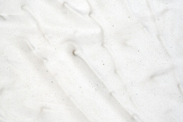 Thick layer of plaster or paint with bumps