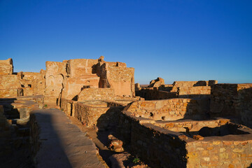 Ksar Beni Barka e,Al Barka Moschea,tipico villaggio Berbero costruito sulla cima di una montagna rocciosa costituito da abitazioni e magazzini per il cibo. Tataouine,Tunisia
