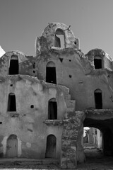 Ksar Ezzahra, tipico villaggio fortificato Berbero composto da granai e abitazioni costruiti all'interno di un muro di cinta difensivo.