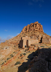 Ksar Guermassa,tipico villaggio fortificato Berbero composto da granai e abitazioni costruiti all'interno di un muro di cinta difensivo.