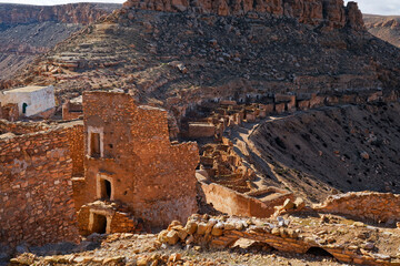 Ksar Guermassa,tipico villaggio fortificato Berbero composto da granai e abitazioni costruiti...