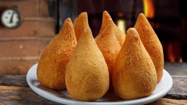 Brazilian Snack, coxinha e galinha