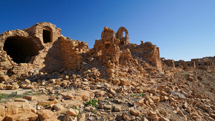 Ksar Jlalta,tipico villaggio fortificato Berbero composto da granai e abitazioni costruiti...