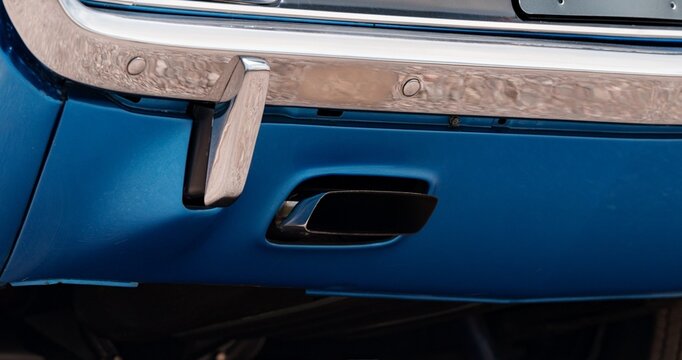 Drivers side exhaust tip