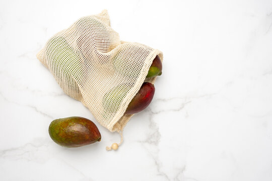 Fresh whole tropical mangos