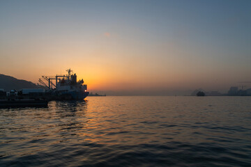 Fototapeta premium sunrise at the harbor