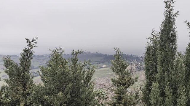 Il brutto tempo che avanza nella valle