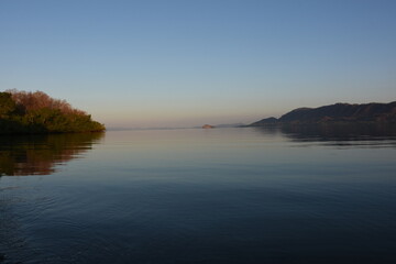 Fototapeta premium sunset over the lake