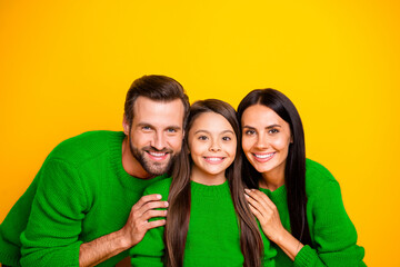 Obraz premium Photo of cheerful trendy stylish charming cute family with people relaxing together daughter spending their leisure isolated over yellow vivid color background