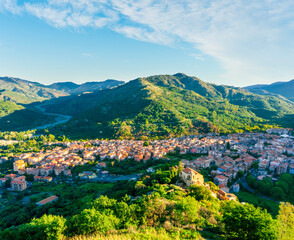 Obraz premium Exciting summer view of countryside of small old town in Italy. Spectacular morning or evening in borgo, Italy, Europe. Beauty of countryside concept background