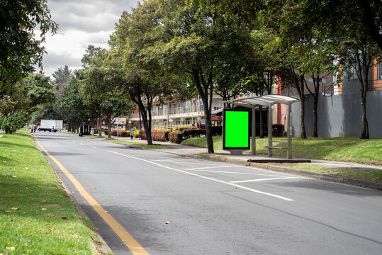 Publicidad de paradero de bus. Mock up.