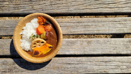 野菜たっぷりカレーライス／Curry rice with plenty of vegetables／야채 듬뿍 카레라이스