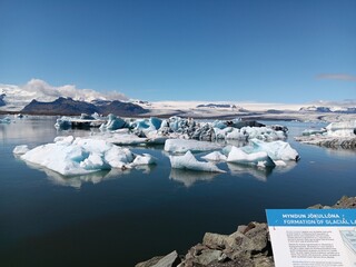 Diamond Beach Iceland © Michelle