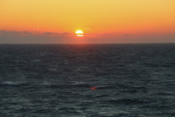 駿河湾に沈む夕日。