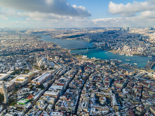Obraz premium Winter Season in the Istanbul City Symbol Buildings Photo, Uskudar - Eminonu Fatih, Istanbul Turkiye (Turkey)
