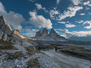unrecognizable hikers doing the tre cime di lavaredo trek