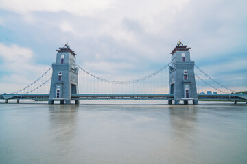 Obraz premium A bridge with classical Chinese design in Yangzhou, China, on September 30, 2023