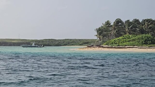 &icirc;le paradisiaque au milieu de l'oc&eacute;an