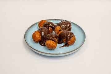 Çikolata soslu tulumba tatlısı , Tulumba dessert with chocolate sauce