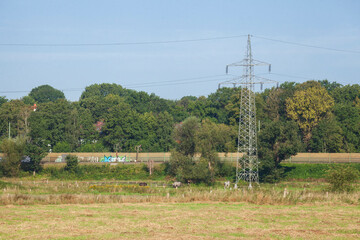 Strommast , Stromversorgung, Energieversorung, Blauer Himmel, Deutschland