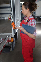 logistician opening the truck with remote
