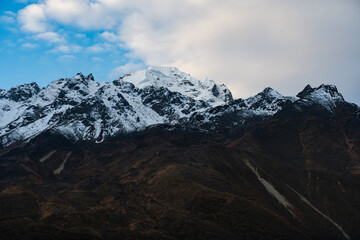 Fototapeta premium Beautiful Himalayan Range with Yala Peak Mountain View from Tsergo Ri in Langtang Region of Nepal