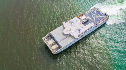amphibious transport ship of the Navy