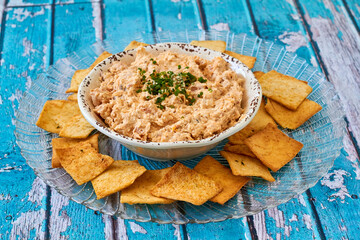 spicy crab dip served with pita crackers