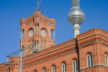 Rotes Rathaus, Fernsehturm, Rathausstraße, Mitte, Berlin, Deutschland © Frank
