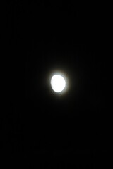 lune  dans la nuit